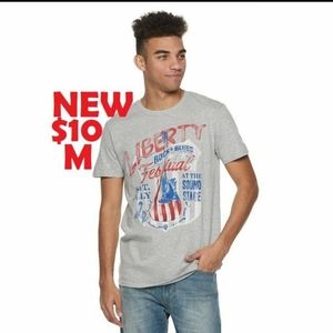 NEW Size Medium Men's T-shirt Shirt American Flag